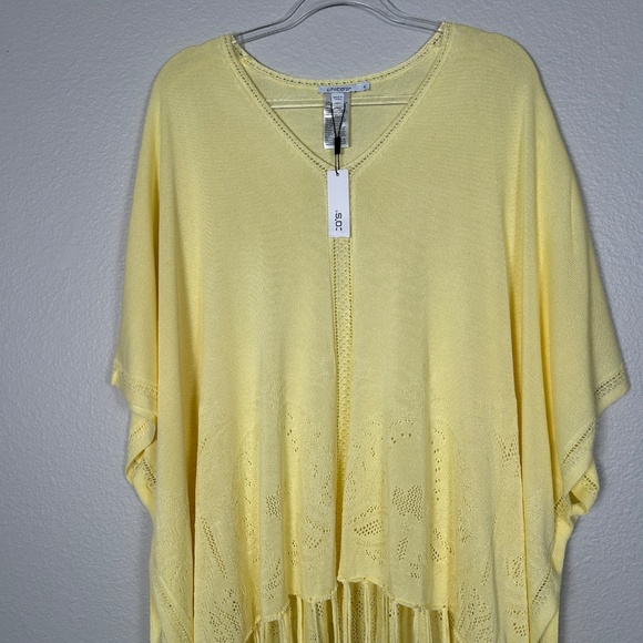 Chicos size L/XL pointelle knit fringe poncho yellow boho beachy NEW - Picture 3 of 11